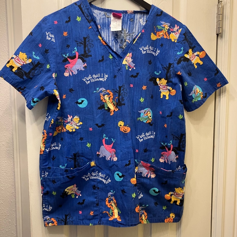 Winnie the Pooh Halloween Scrub Top M